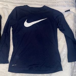 Boys Fri-fit Nike long sleeve t-shirt